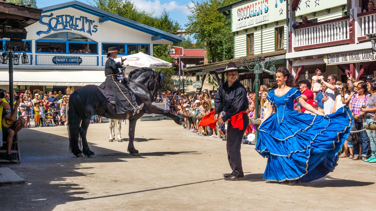 O Fotomagazin / Pullman City 2016